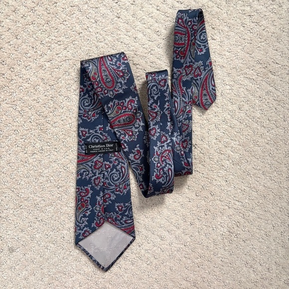 Christian Dior Silk Blue and Red Paisley Pointed Tie / flaw - Picture 5 of 7